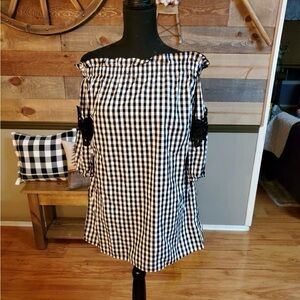 Romeo + Juliet Couture Black and White Gingham Off-Shoulder Top Tunic